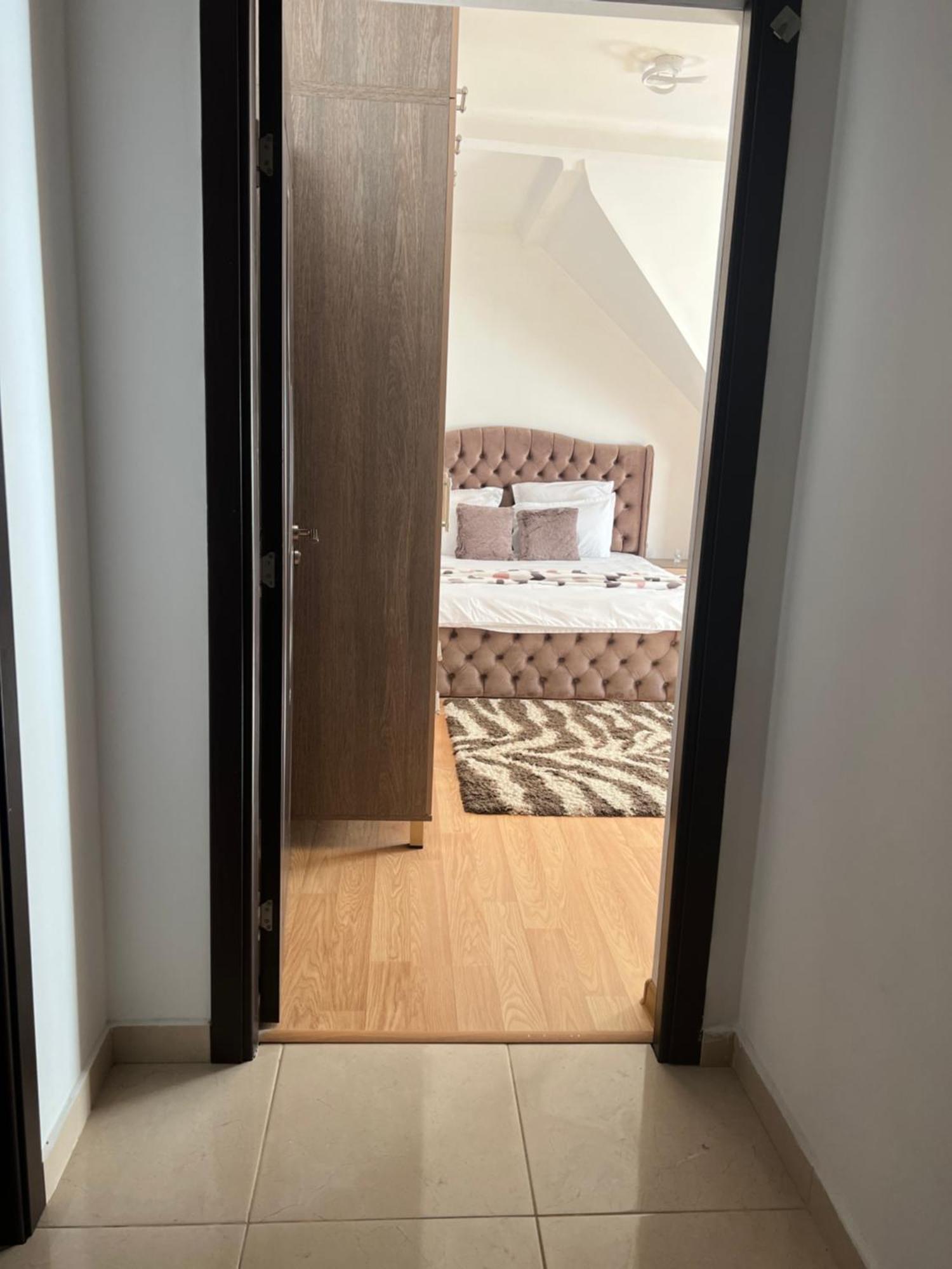 Central Studio 28 سِنايا المظهر الخارجي الصورة